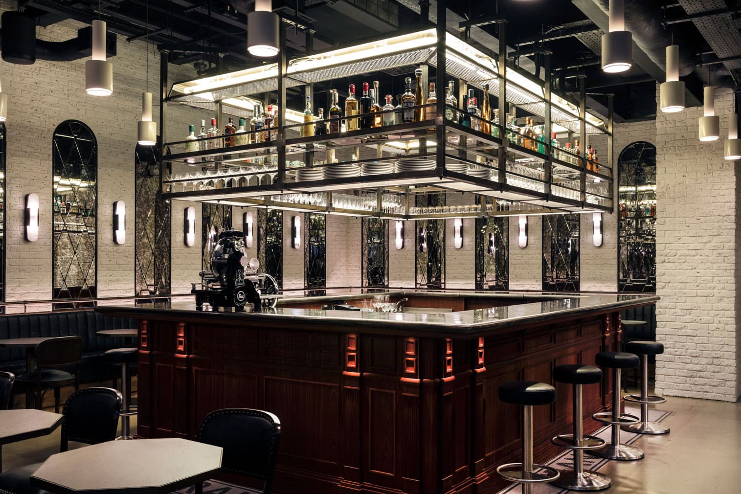 Đặc điểm của phong cách Hậu hiện đại trong thiết kế quán cafe và nhà hàng