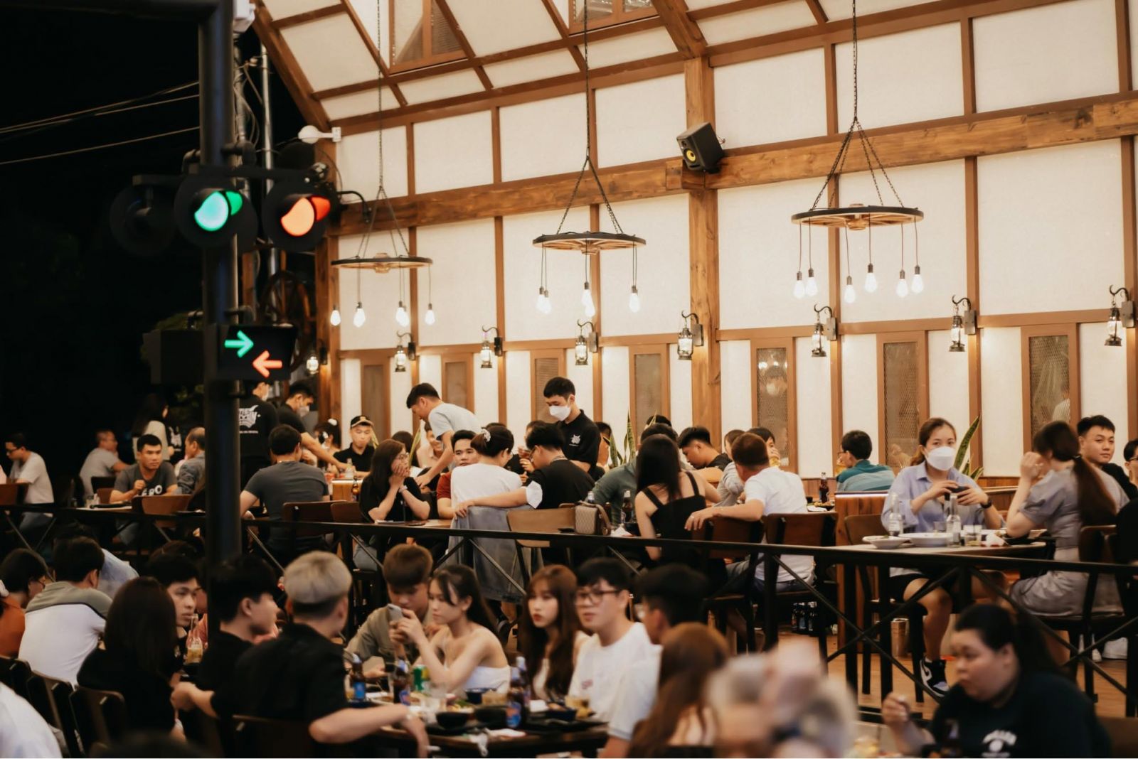 thiet-ke-noi-that-nha-hang-beer-garden