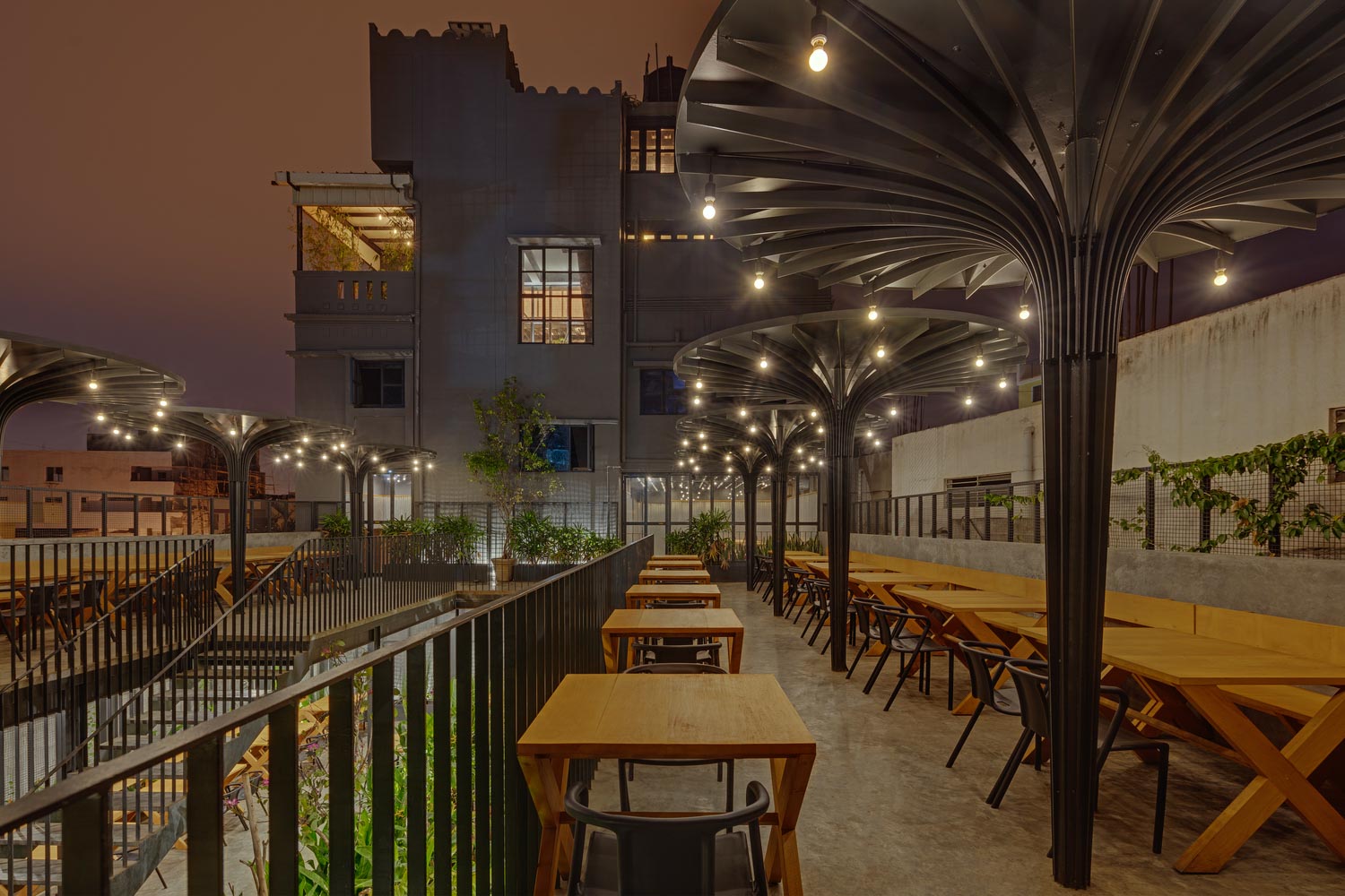 thiet-ke-nha-hang-beer-garden