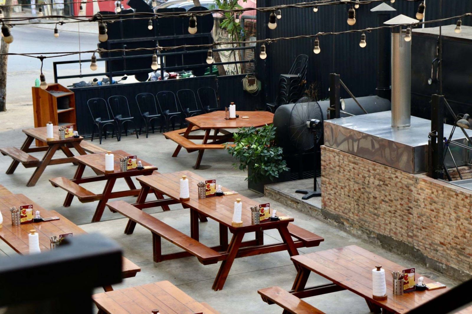 mau-thiet-ke-nha-hang-beer-garden