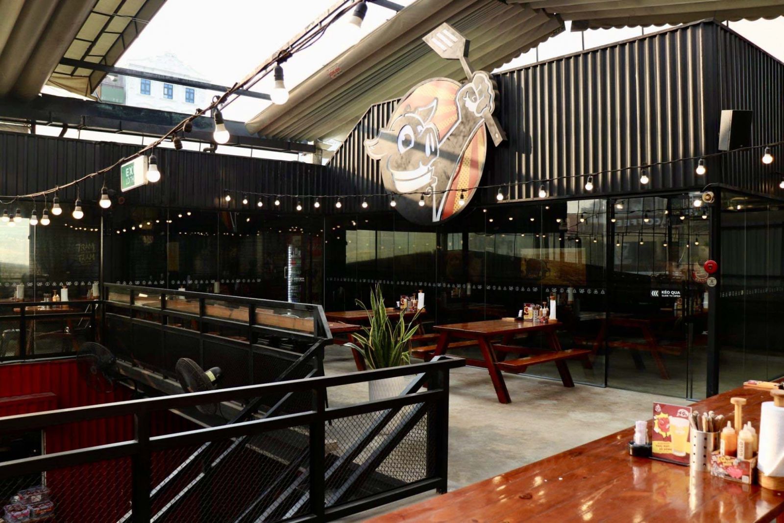 mau-thiet-ke-nha-hang-beer-garden