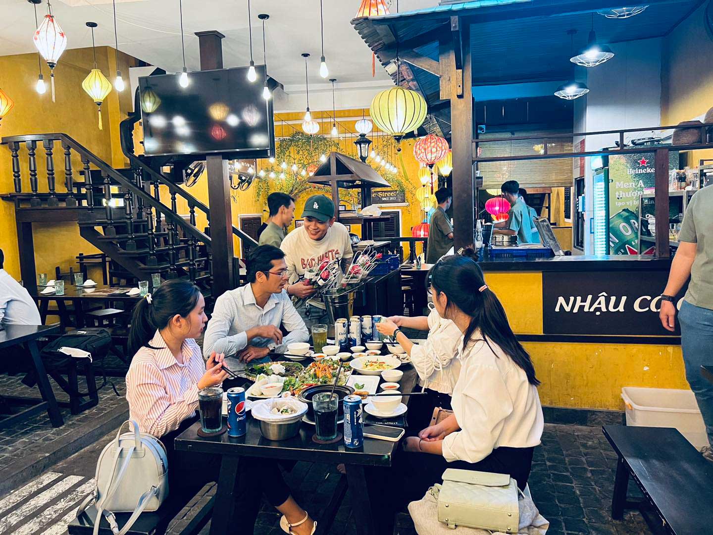 ​ ​ mau-thiet-ke-nha-hang-beer-garden