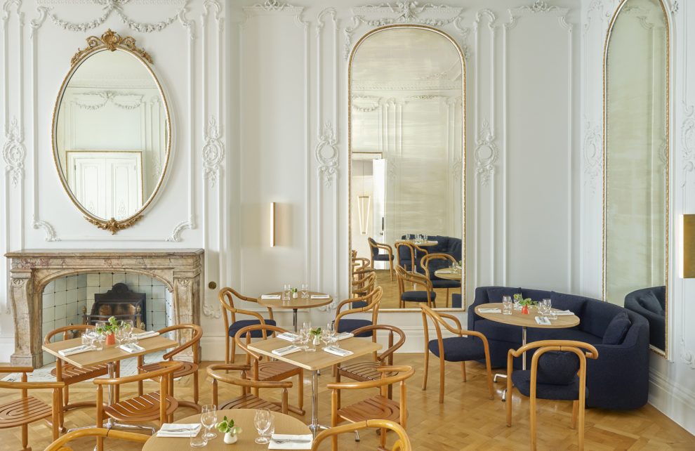 Đặc Điểm Nổi Bật Của Phong Cách Victorian Trong Thiết Kế Nhà Hàng