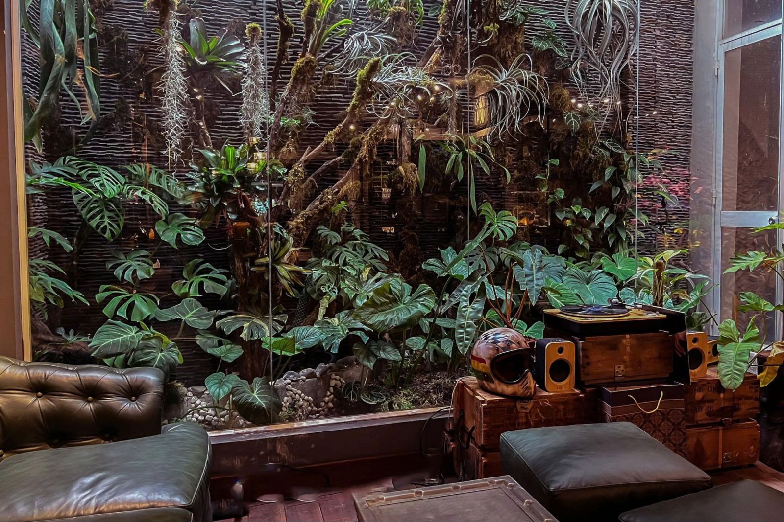 Vì sao phong cách Steampunk được yêu thích trong thiết kế F&B? 