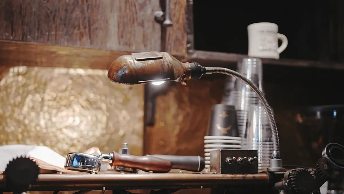 Steampunk khác Industrial như thế nào?