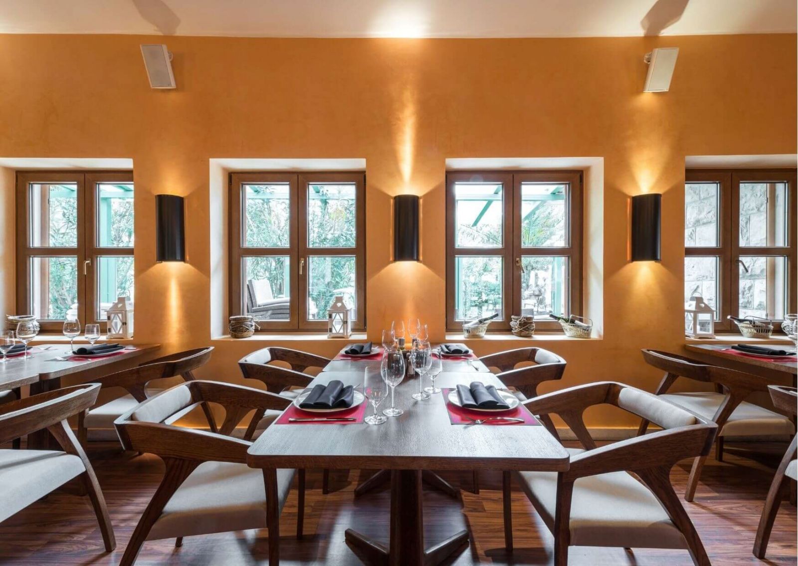 Đặc điểm của phong cách hiện đại Modernism Italy trong thiết kế nhà hàng