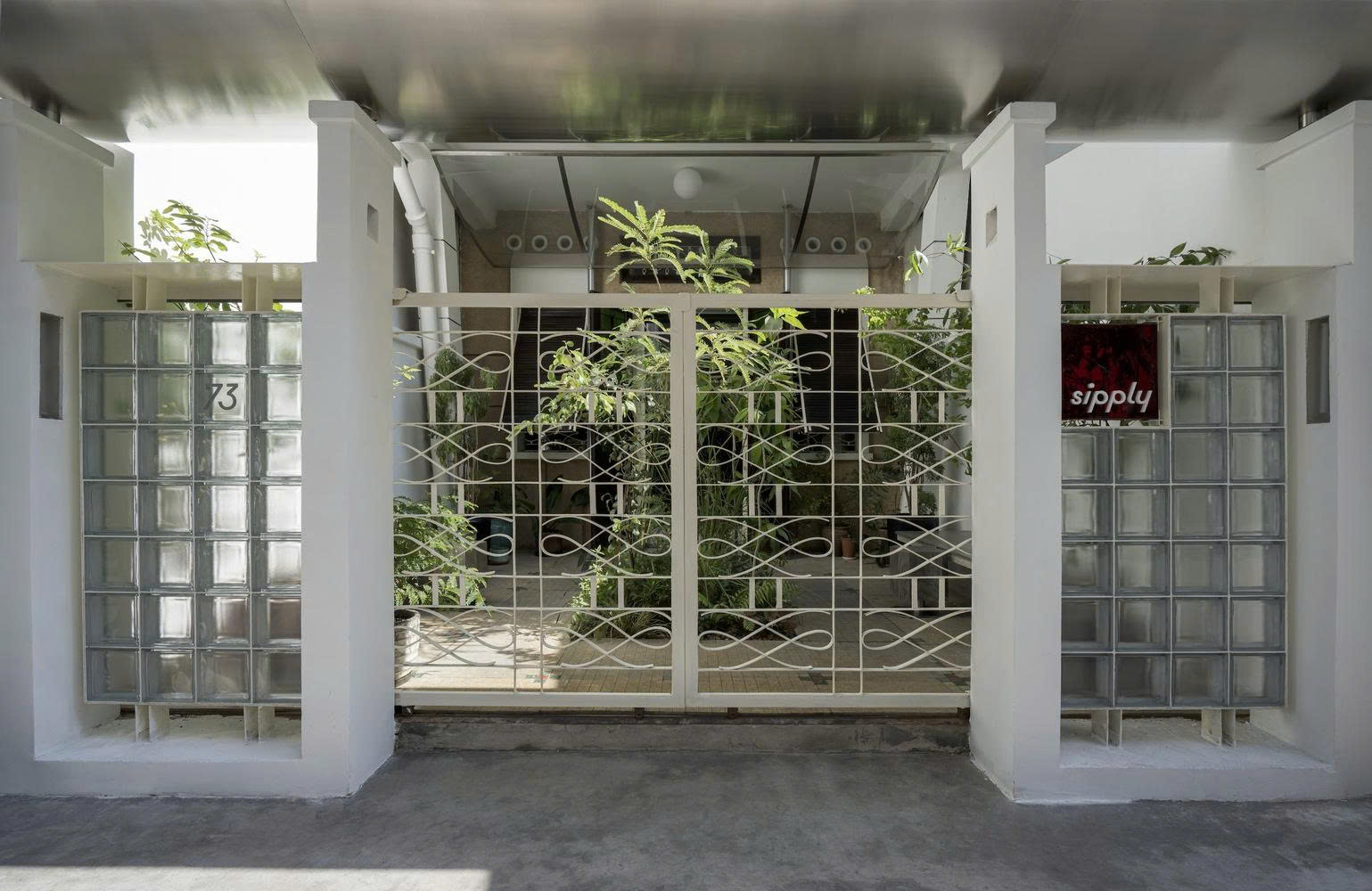 Đặc trưng nổi bật của phong cách Modernist trong thiết kế quán cafe