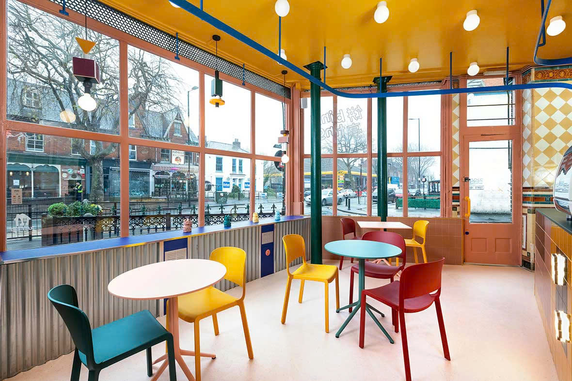 Các Cách Ứng Dụng Sắc Đỏ Trong Không Gian Quán Cà Phê