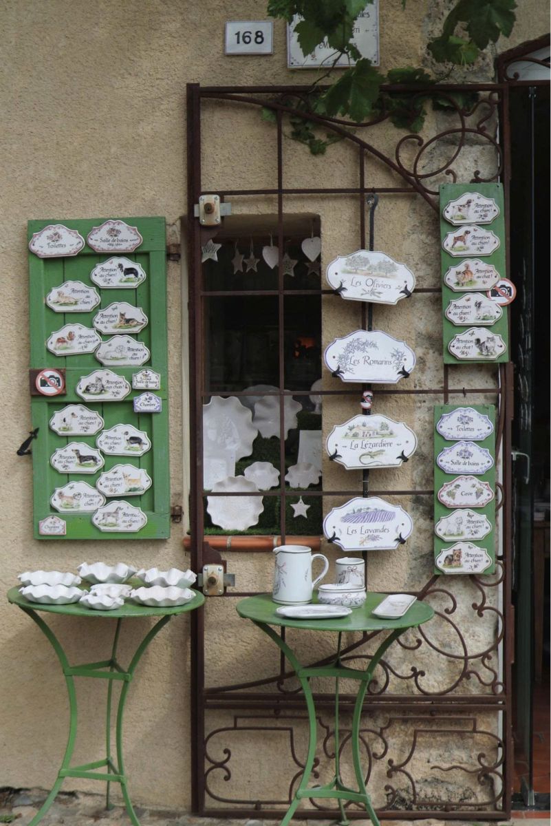 Những lưu ý khi thiết kế quán cafe phong cách Pháp 