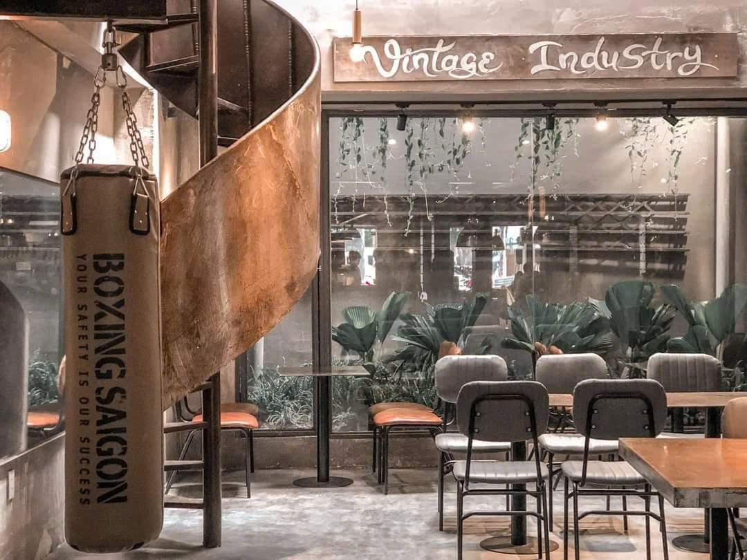 Thiết kế quán cà phê phong cách Vintage Industrial – Sự giao thoa giữa thô mộc và hoài cổ đầy cá tính