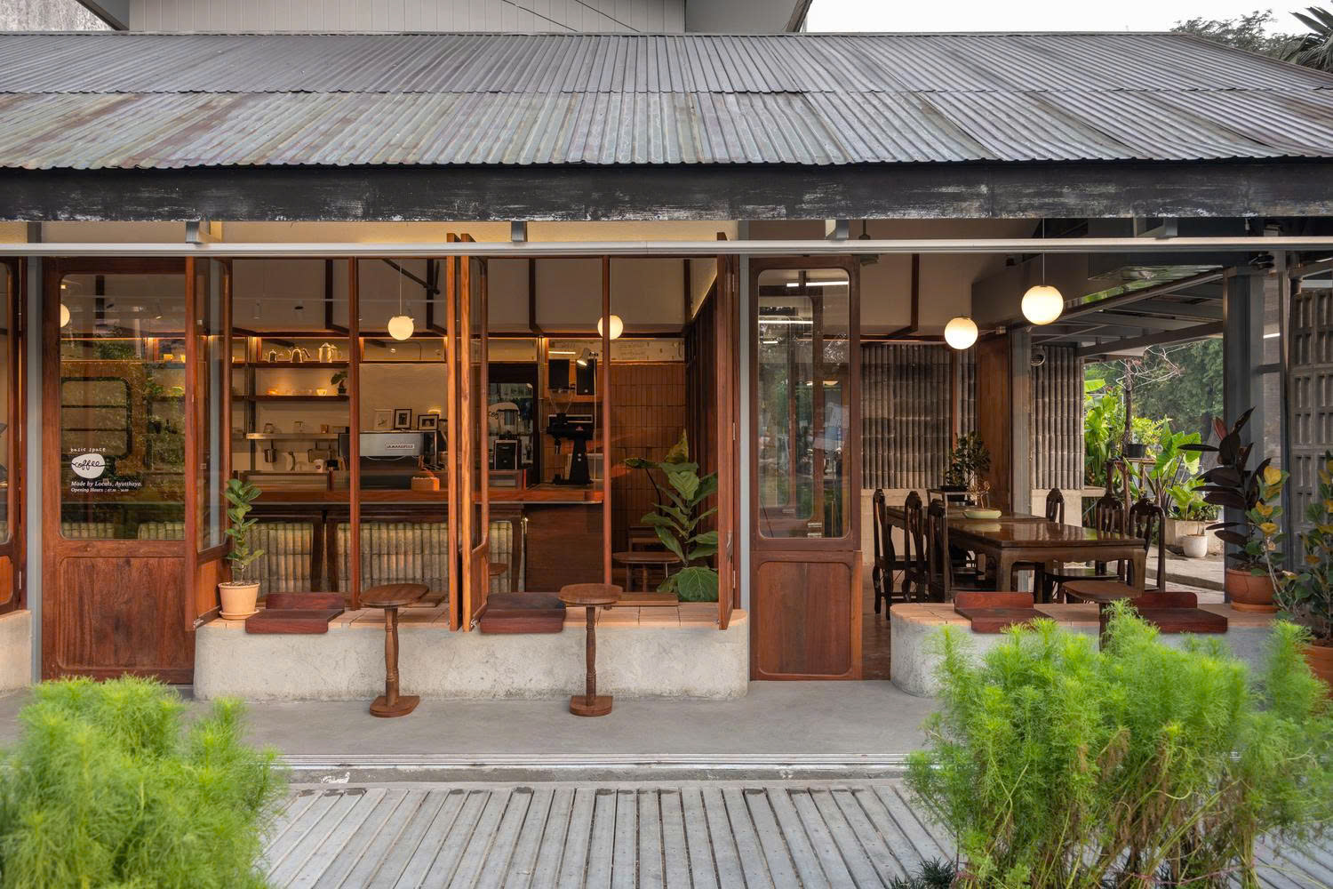 Ưu điểm nổi bật của vật liệu gỗ trong không gian F&B
